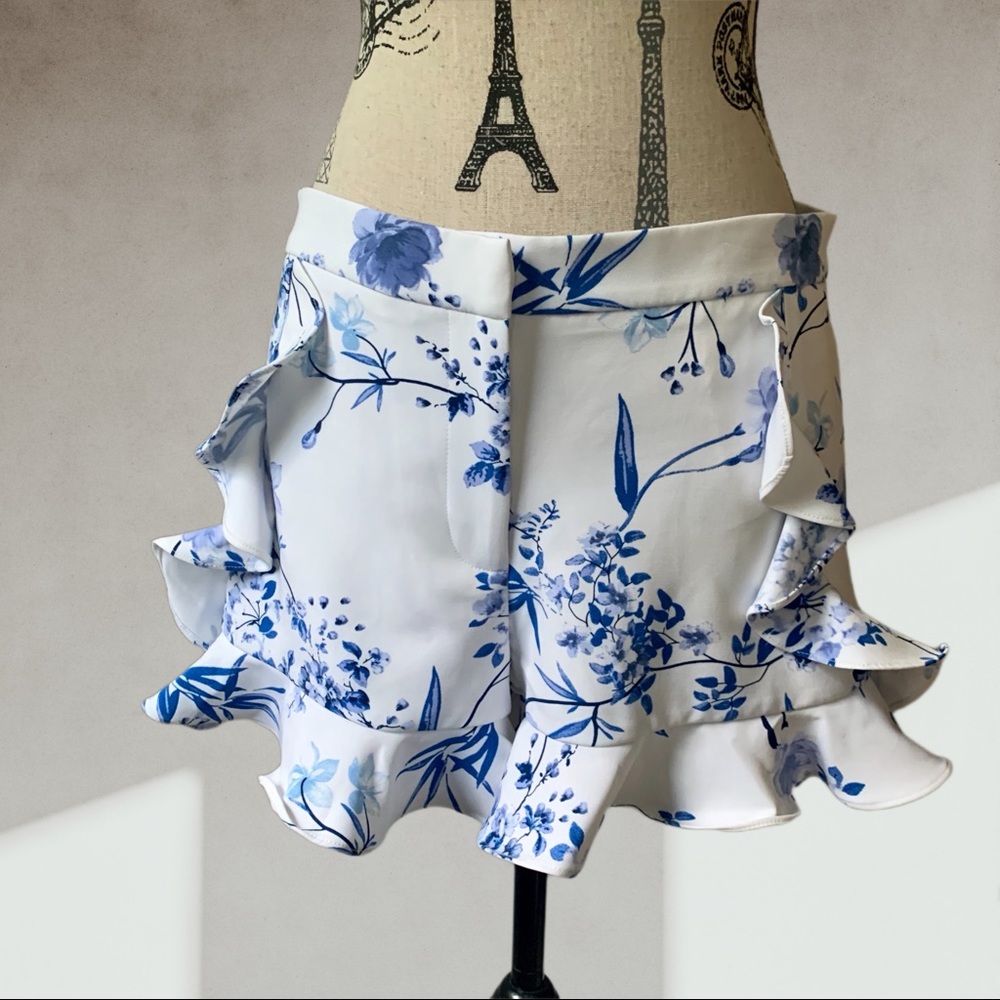 Floral shorts SOHO APPAREL Size 6